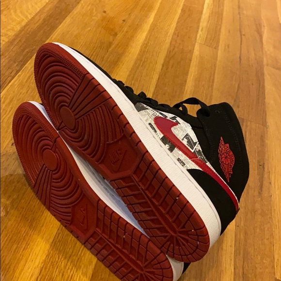 Air Jordon 1 Mid SE “Newspaper Air Times” - Picture 4 of 4